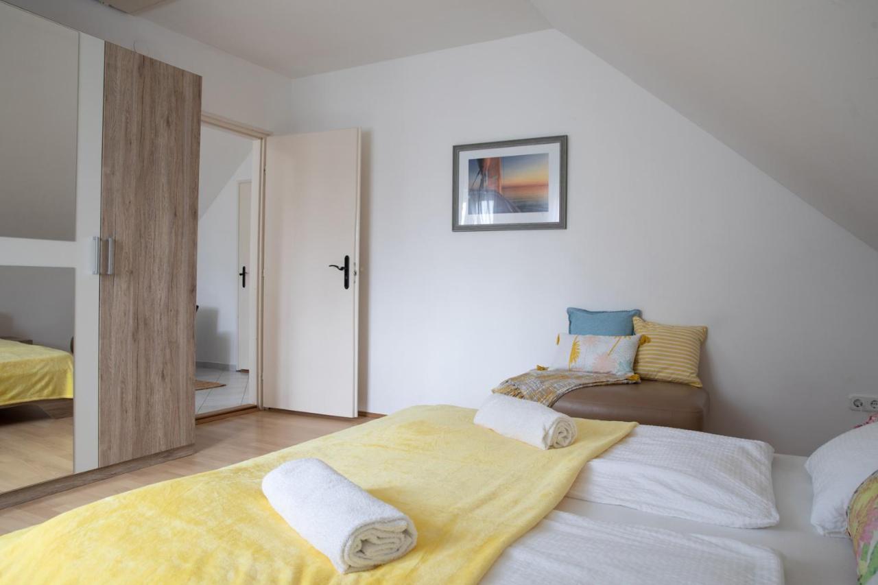 Villa Oliva 8 Fos Balatoni Nyaralo à Balatonakarattya Extérieur photo
