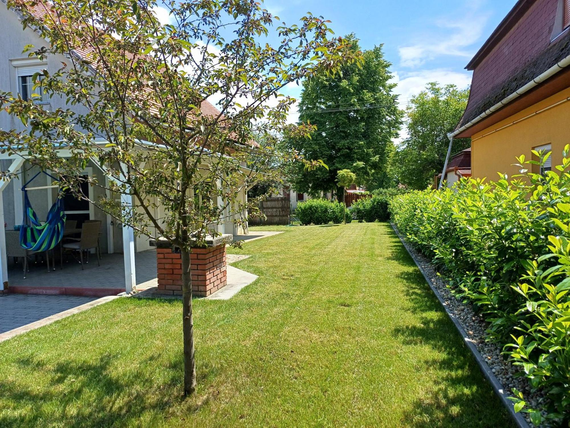 Villa Oliva 8 Fos Balatoni Nyaralo à Balatonakarattya Extérieur photo